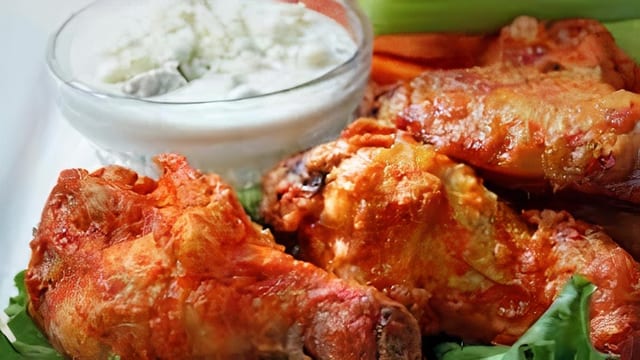 6 Wings w.fries.